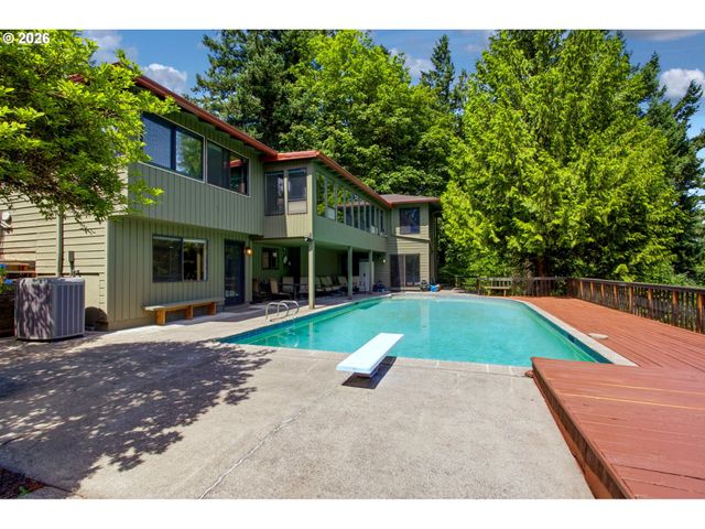 1511 WOODLAND Ter, Lake Oswego, OR 97034