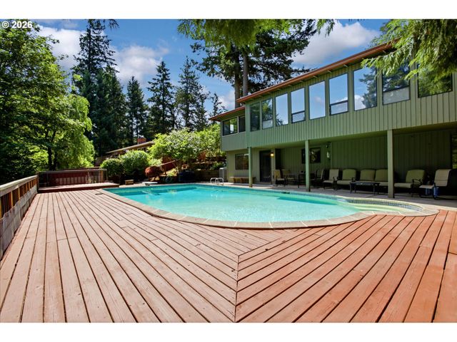 1511 WOODLAND Ter, Lake Oswego, OR 97034