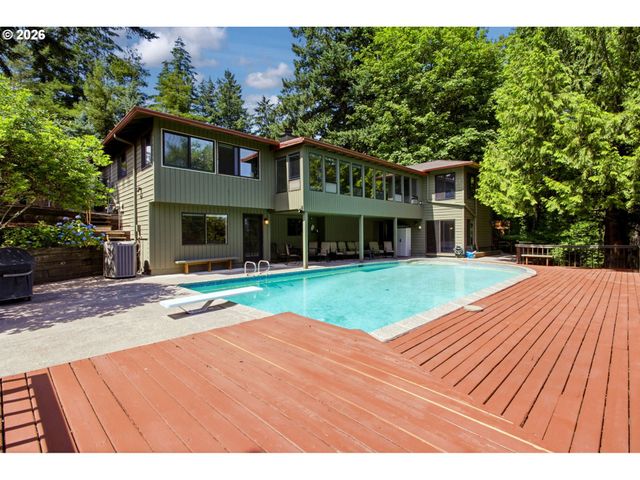 1511 WOODLAND Ter, Lake Oswego, OR 97034