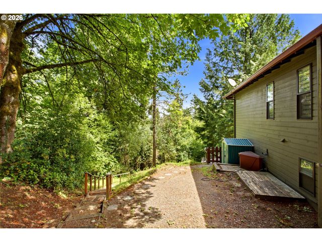 1511 WOODLAND Ter, Lake Oswego, OR 97034