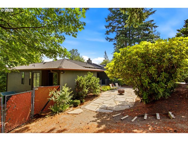 1511 WOODLAND Ter, Lake Oswego, OR 97034