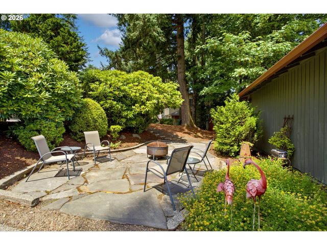 1511 WOODLAND Ter, Lake Oswego, OR 97034