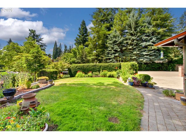 1511 WOODLAND Ter, Lake Oswego, OR 97034