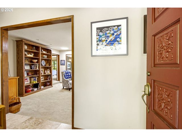 1511 WOODLAND Ter, Lake Oswego, OR 97034