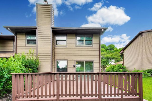101 Indian Trail, Westmont, IL 60559