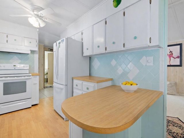 8 Novedades, Port St. Lucie, Port St Lucie, FL 34952