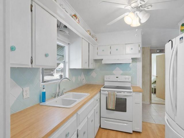 8 Novedades, Port St. Lucie, Port St Lucie, FL 34952