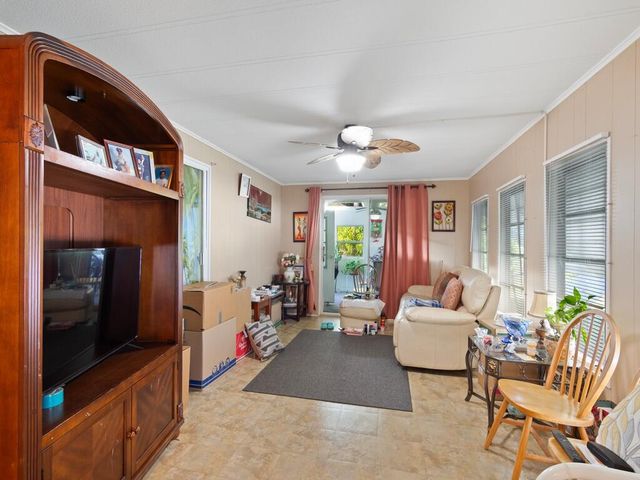 8 Novedades, Port St. Lucie, Port St Lucie, FL 34952