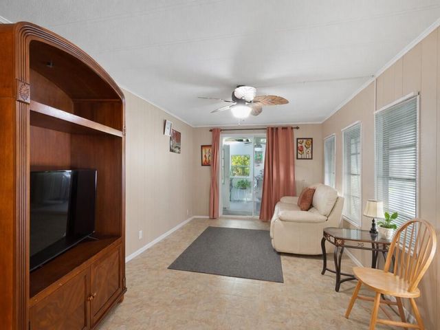 8 Novedades, Port St. Lucie, Port St Lucie, FL 34952