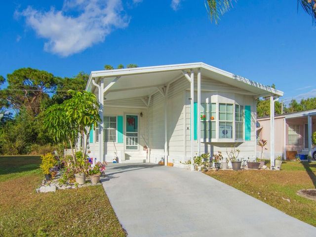 8 Novedades, Port St. Lucie, Port St Lucie, FL 34952