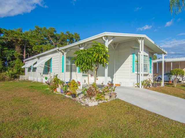 8 Novedades, Port St. Lucie, Port St Lucie, FL 34952