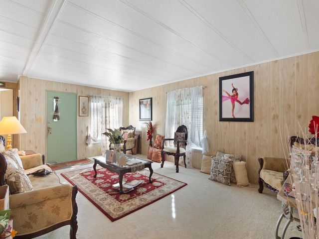 8 Novedades, Port St. Lucie, Port St Lucie, FL 34952