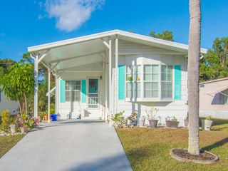 8 Novedades, Port St. Lucie, Port St Lucie, FL 34952