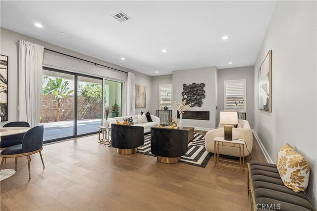 370 Sawbuck, Irvine, CA 92618