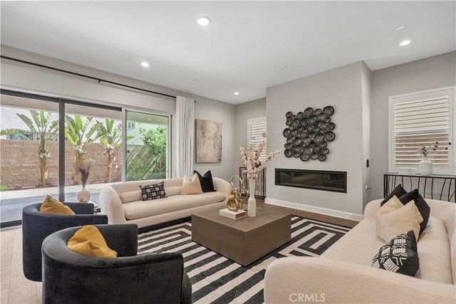 370 Sawbuck, Irvine, CA 92618