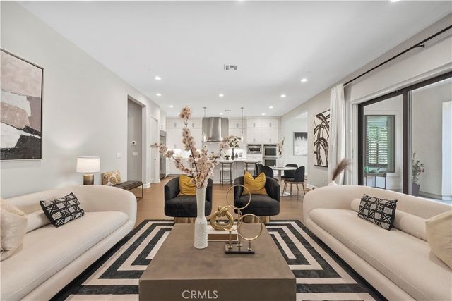 370 Sawbuck, Irvine, CA 92618