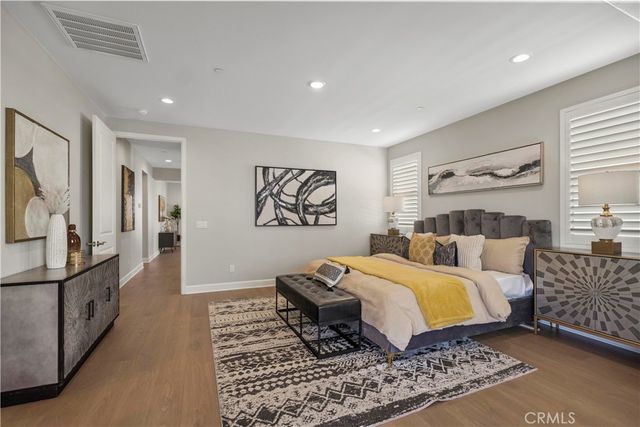 370 Sawbuck, Irvine, CA 92618