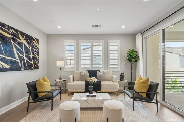 370 Sawbuck, Irvine, CA 92618