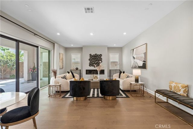 370 Sawbuck, Irvine, CA 92618