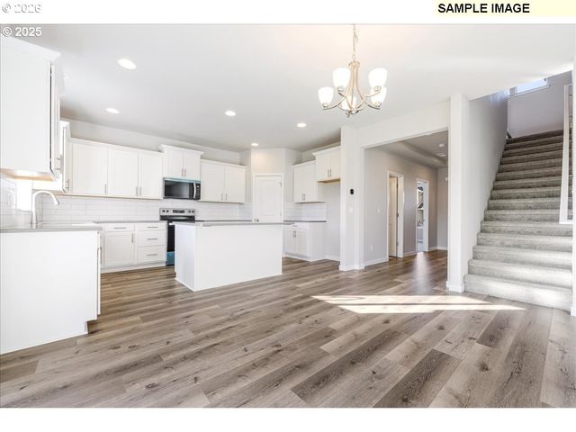 655 E Cleveland St, Carlton, OR 97111