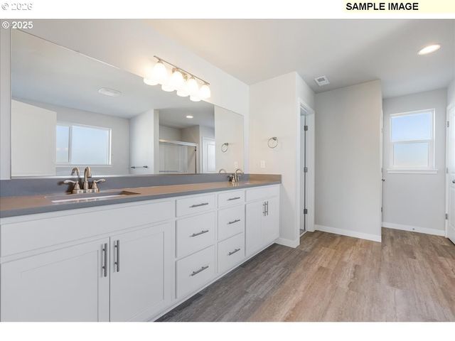 655 E Cleveland St, Carlton, OR 97111