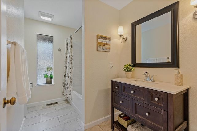 413 Orchard Ct, Auburn, CA 95603