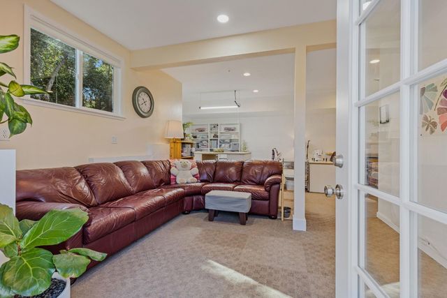 413 Orchard Ct, Auburn, CA 95603