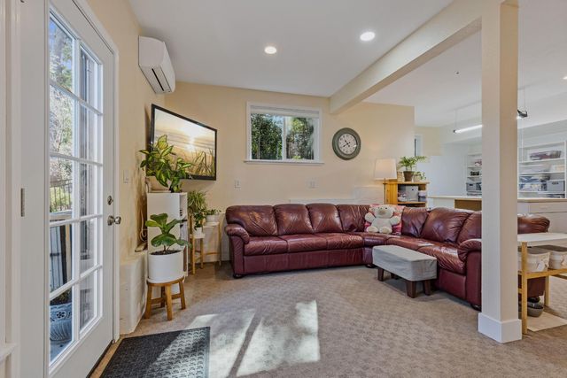 413 Orchard Ct, Auburn, CA 95603