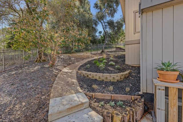 413 Orchard Ct, Auburn, CA 95603