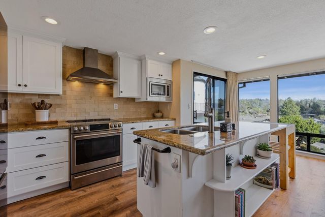 413 Orchard Ct, Auburn, CA 95603