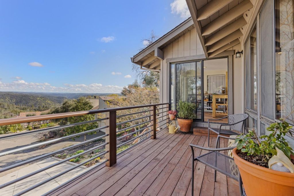 413 Orchard Ct, Auburn, CA 95603