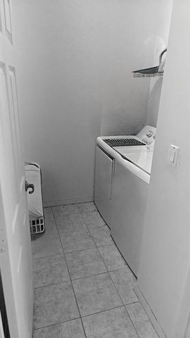 5880 NW 121 Avenue, Coral Springs, FL 33076