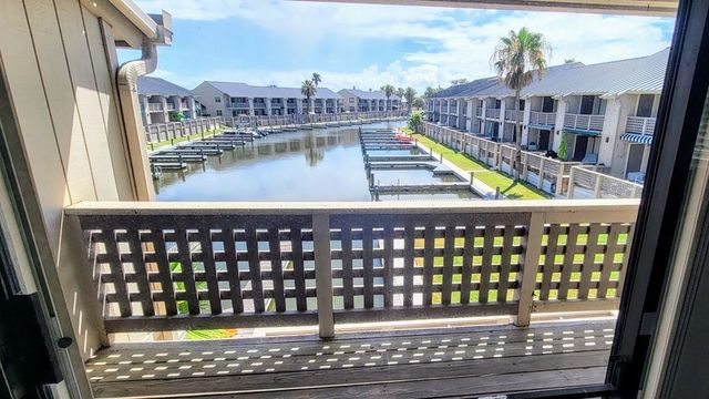 2004 Bayhouse Dr 2004, Rockport, TX 78382