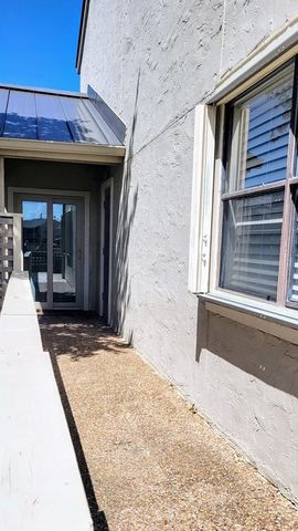 2004 Bayhouse Dr 2004, Rockport, TX 78382