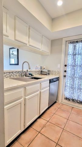 2004 Bayhouse Dr 2004, Rockport, TX 78382