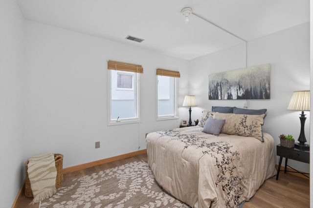 350 Oakwood Drive 9, New Brighton, MN 55112