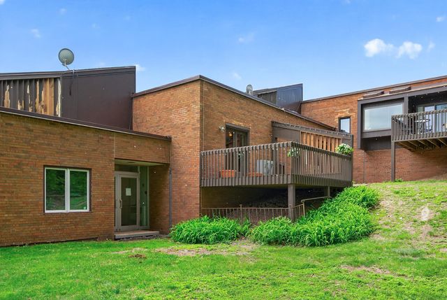 350 Oakwood Drive 9, New Brighton, MN 55112