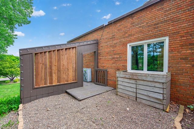 350 Oakwood Drive 9, New Brighton, MN 55112