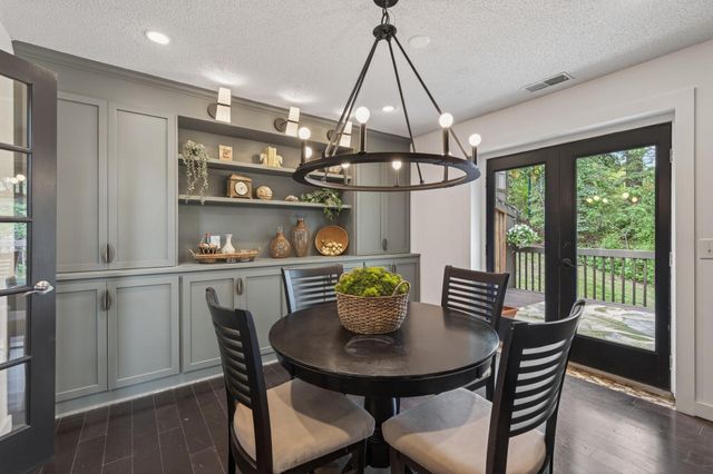 350 Oakwood Drive 9, New Brighton, MN 55112