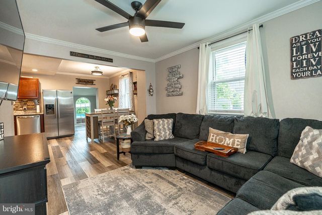 220 PINEWOOD RD, Baltimore, MD 21222
