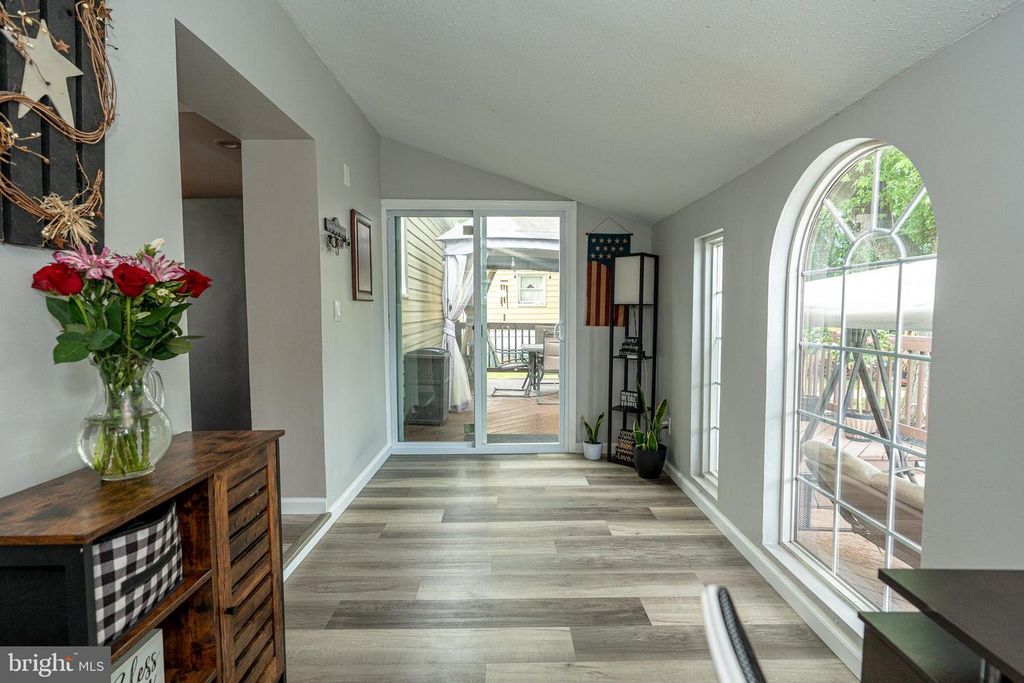 Image 10 of property listing at 220 PINEWOOD RD, Baltimore, MD 21222