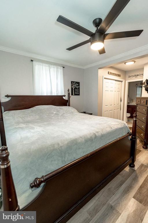 Image 17 of property listing at 220 PINEWOOD RD, Baltimore, MD 21222