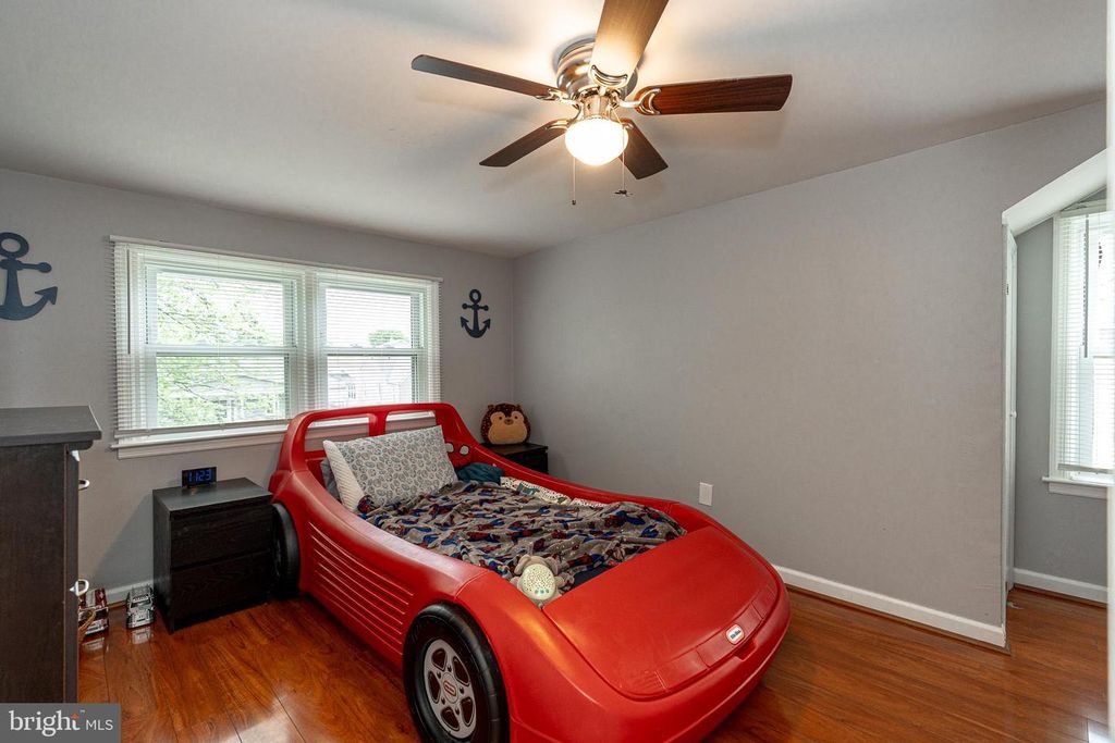 Image 20 of property listing at 220 PINEWOOD RD, Baltimore, MD 21222