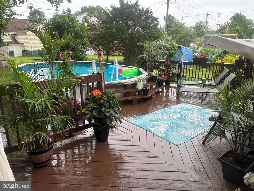 Image 33 of property listing at 220 PINEWOOD RD, Baltimore, MD 21222