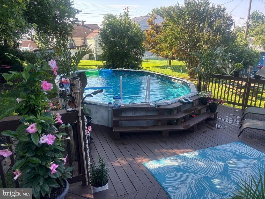 Image 34 of property listing at 220 PINEWOOD RD, Baltimore, MD 21222
