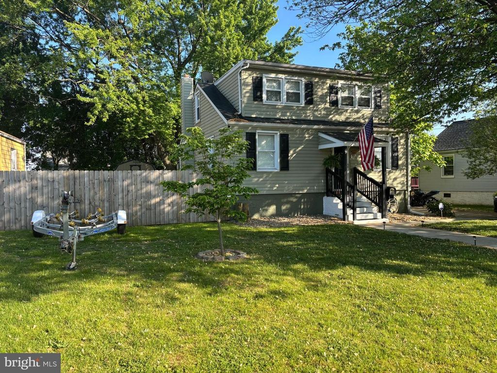 Image 42 of property listing at 220 PINEWOOD RD, Baltimore, MD 21222