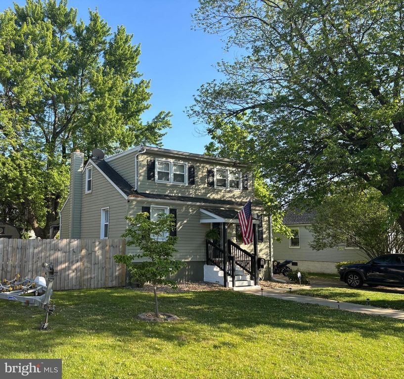 Image 43 of property listing at 220 PINEWOOD RD, Baltimore, MD 21222