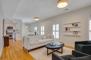 242 Shawmut Ave Apt 1B, Boston, MA 02118
