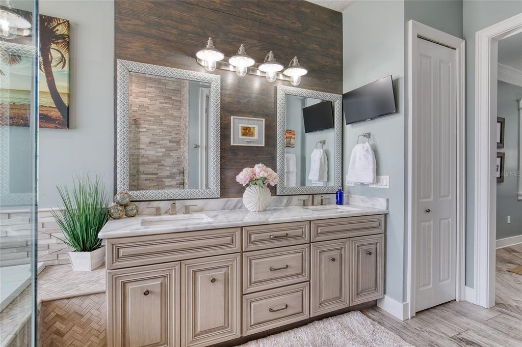 Image 31 of property listing at 108 PINE TREE DRIVE, Ormond Beach, FL 32174
