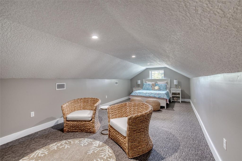 Image 49 of property listing at 108 PINE TREE DRIVE, Ormond Beach, FL 32174